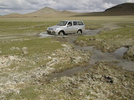 1998-1999: Mongolie par Alain Jamet et Christian Madillac Juin 1998, Mongolie région Zunbayan, démarrage de la mission 243 31 74 ${"Fichier: "|fileName} © A. Jamet, C. Madillac